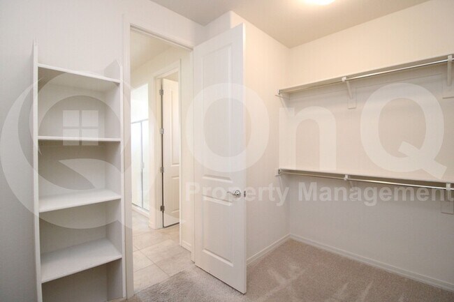 Building Photo - 5866 N 86th Ln