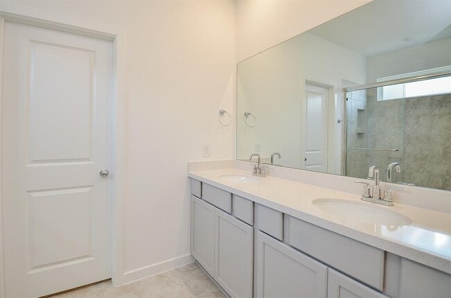 Building Photo - 9730 Burlington Bristol Dr