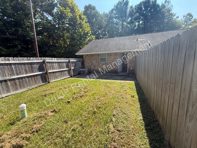 Building Photo - 12461 Wardline Rd