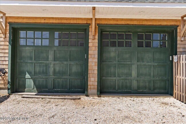 Building Photo - 1043 Barnegat Ln
