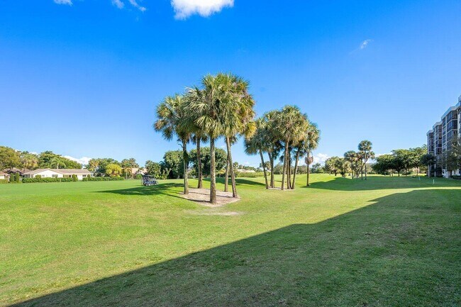 Building Photo - 2420 Deer Creek Country Club Blvd