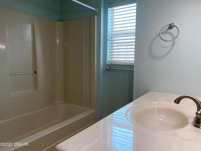 Building Photo - 420 Miriam Ave