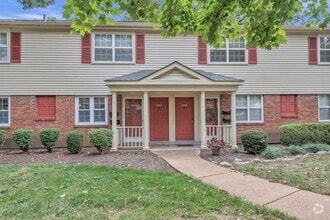 Building Photo - Updated Brentwood Forest Condo