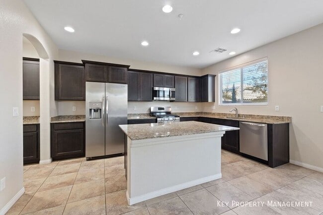 Building Photo - 2324 Mundare-