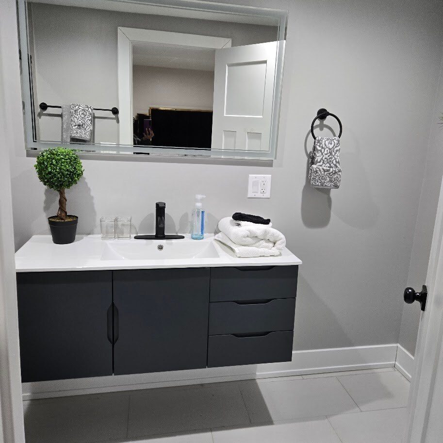 Building Photo - 7446 S Luella Ave