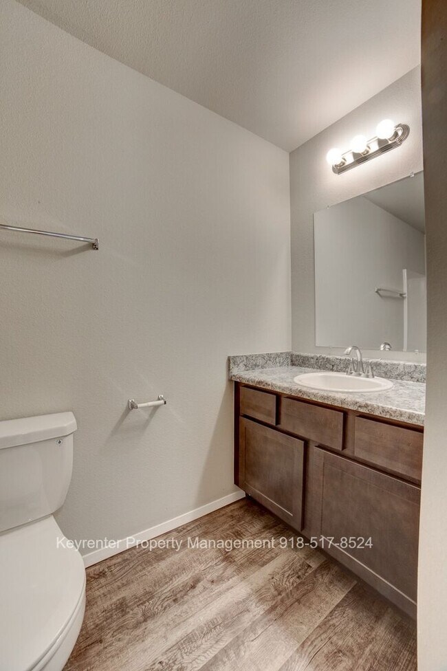 Building Photo - Beautiful 3 Bedroom, 2 Bath Recently Built Home in BA