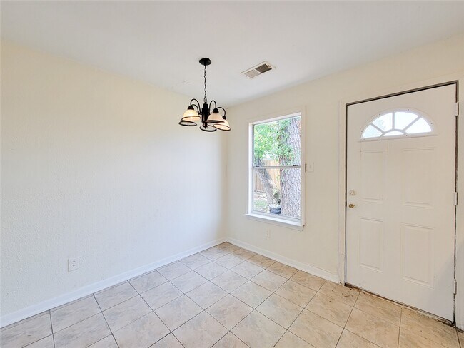 Building Photo - 3307 Pine Dust Ln