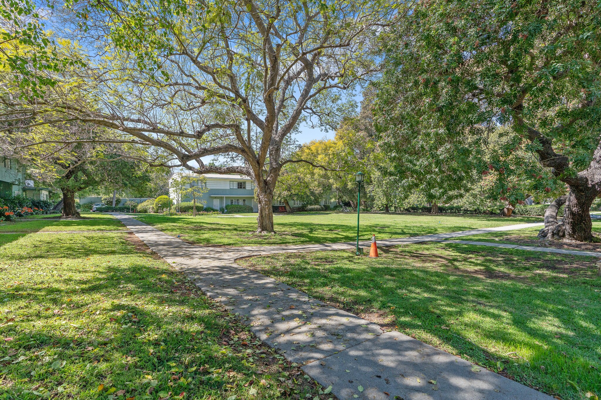 Building Photo - 5146 Village Grn