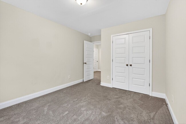 Building Photo - 4 BEDROOM SINGLE FAMILY HOME IN BRASELTON!