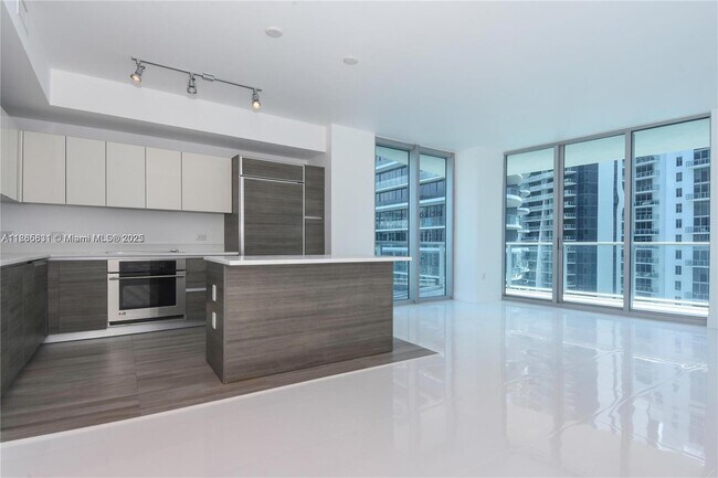 Building Photo - 1100 S Miami Ave