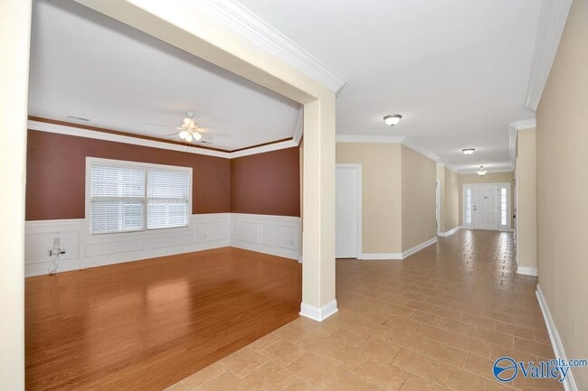 Building Photo - 29863 Thunderpaw Dr