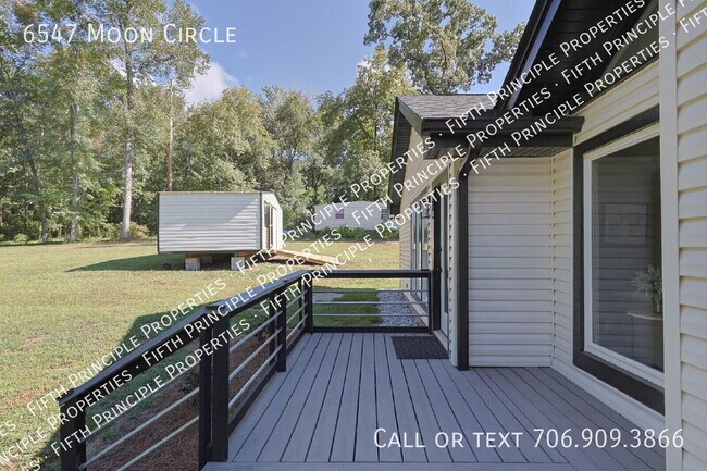 Building Photo - 6547 Moon Cir