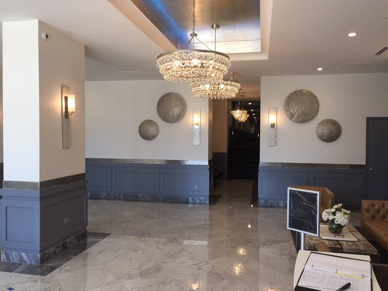 Lobby - 44 Strawberry Hill Ave
