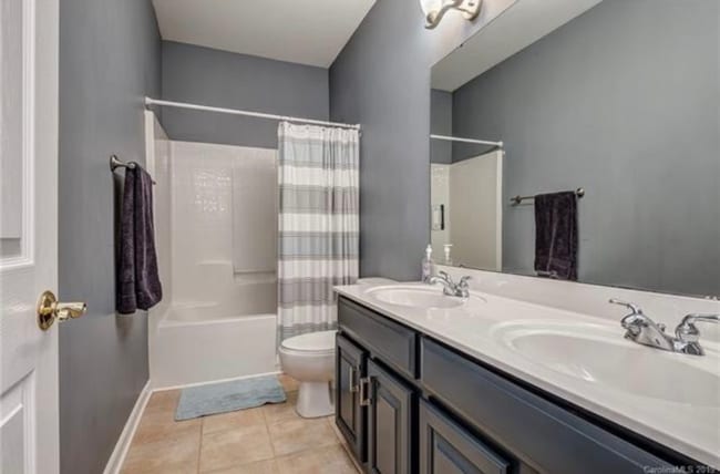 Building Photo - 17120 Clementine Ct