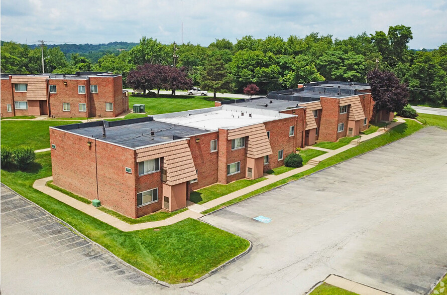 Building Photo - Brinton Towers