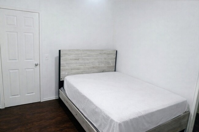 Building Photo - 26331 Pinion Creek Rd