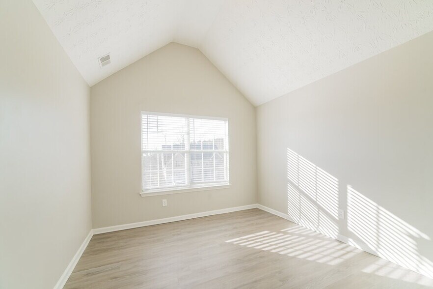 Building Photo - 4754 Spinepoint Way