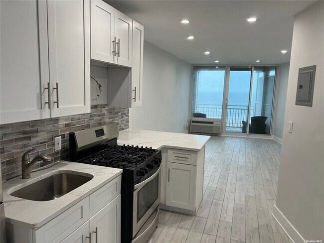 Building Photo - 830 Shore Road Unit 4G