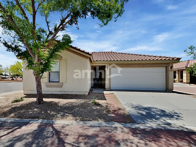 Building Photo - 2256 E Hazeltine Way