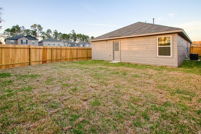 Building Photo - 1551 Sunset Ridge Dr