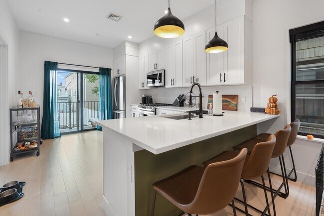 Building Photo - 143 Trenton St