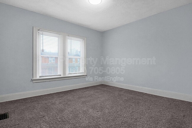 Building Photo - 614 Lilley Ave