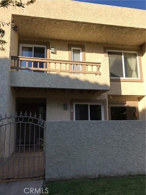 Primary Photo - 54 Hilltop Cir