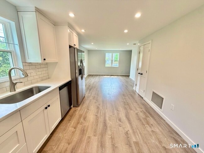 Building Photo - 66 Campfield Dr