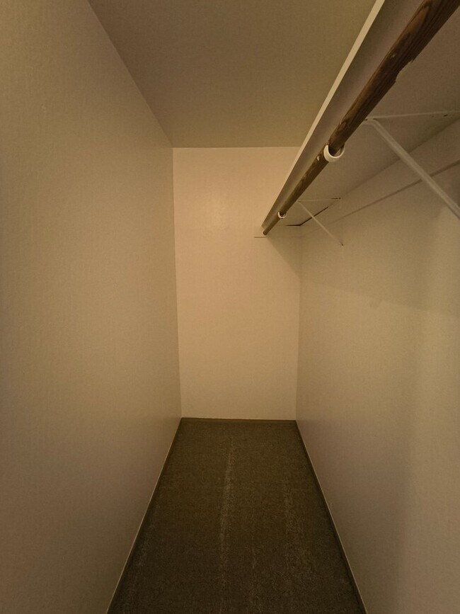 Building Photo - TOP FLOOR 1BD/1BATH Condo Available For Rent at the Watergate Community in Emeryville!!!!