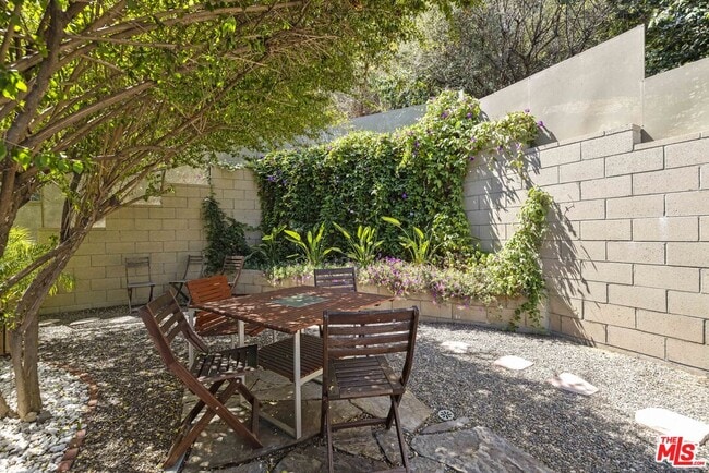 Building Photo - 2222 Bancroft Ave