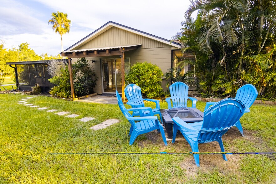 Building Photo - 888 Florida Pky