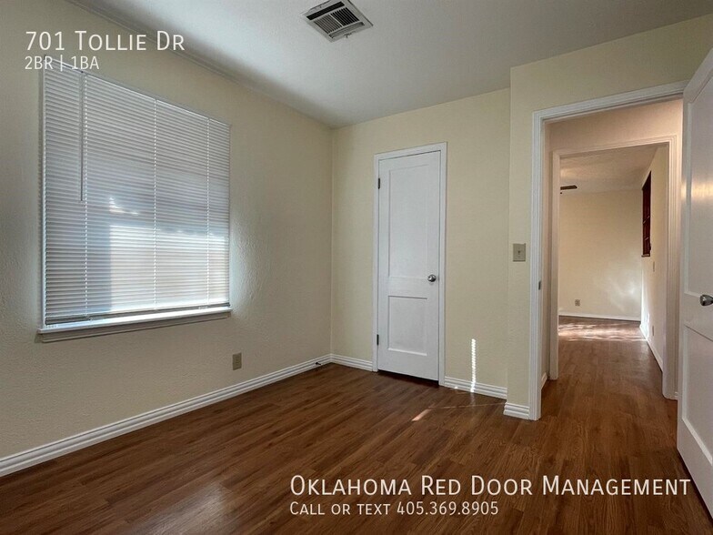 Building Photo - 701 Tollie Dr