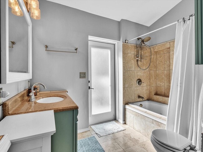 Building Photo - 436 38th St