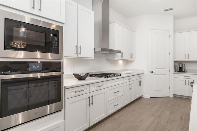 Building Photo - 5617 Lightning Whelk Ln