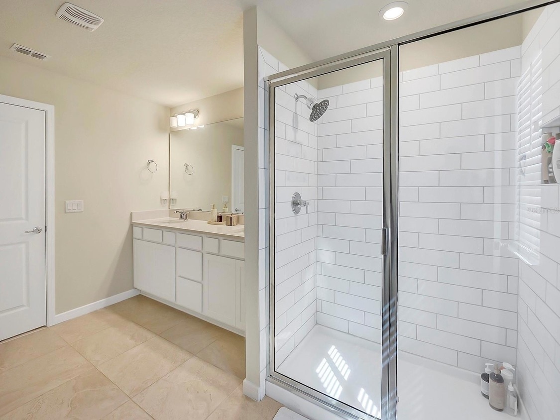 Building Photo - 4330 Meandering Bay Dr