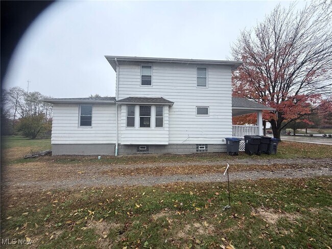 Building Photo - 33520 Bainbridge Rd