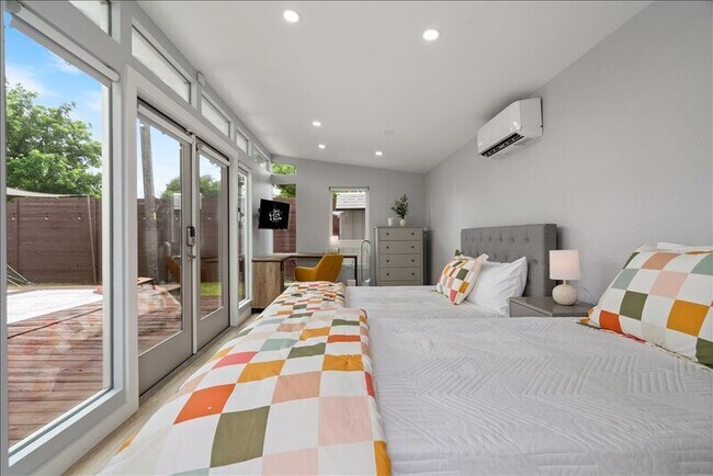 Building Photo - 6301 Santos St