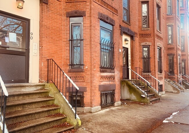 Building Photo - 90 Hammond St