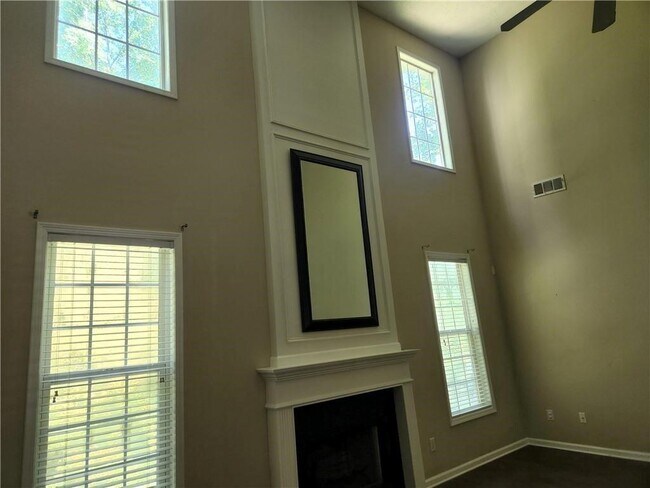 Building Photo - 2350 Kirkstone Dr