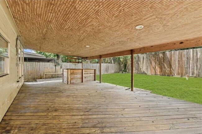 Building Photo - 2106 Tomlinson Trail Dr