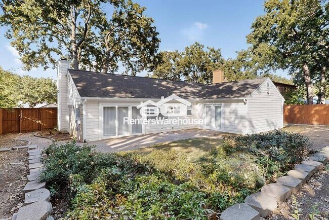 Building Photo - MOVE IN READY  Completely Refreshed Euless...