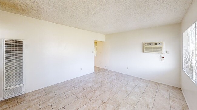 Building Photo - 947 Park Ave