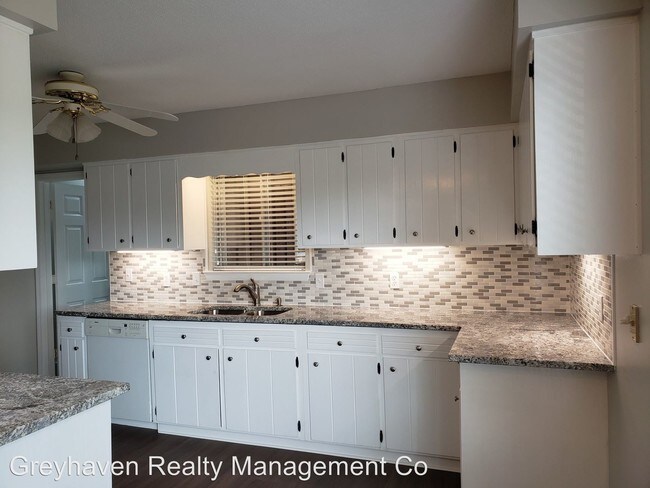 Building Photo - 3 br, 2.5 bath House - 4461 Suhrie Rd