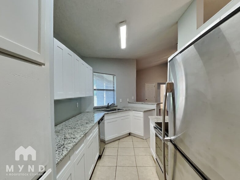 Building Photo - 1134 Hemlock Dr