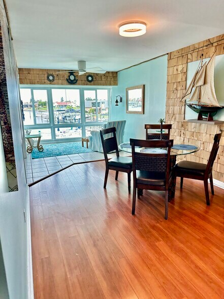 Building Photo - 960 Apollo Beach Blvd