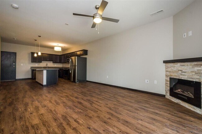 Building Photo - 2863 Spring Rose Cir