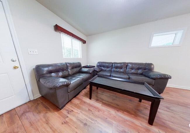 Building Photo - 1649 Airport Dr