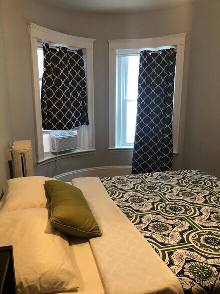 Building Photo - 41 Strathmore Rd