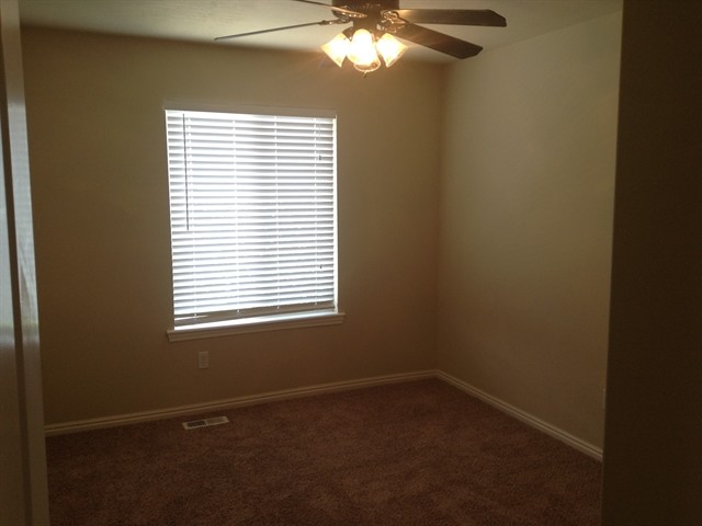 Building Photo - 10526 Doral Dr