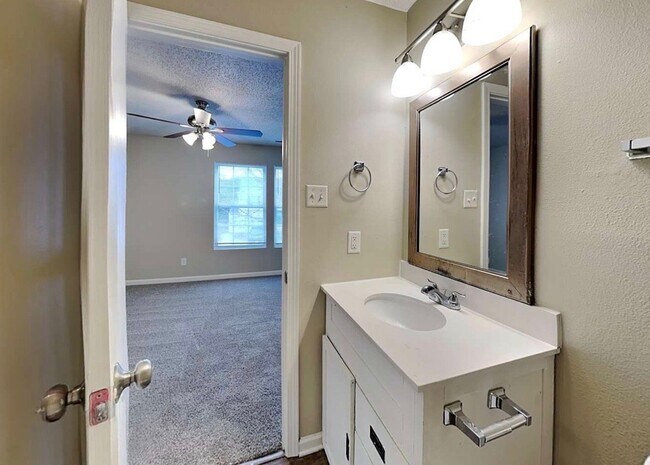 Building Photo - 1596 Matthew Allen Cir